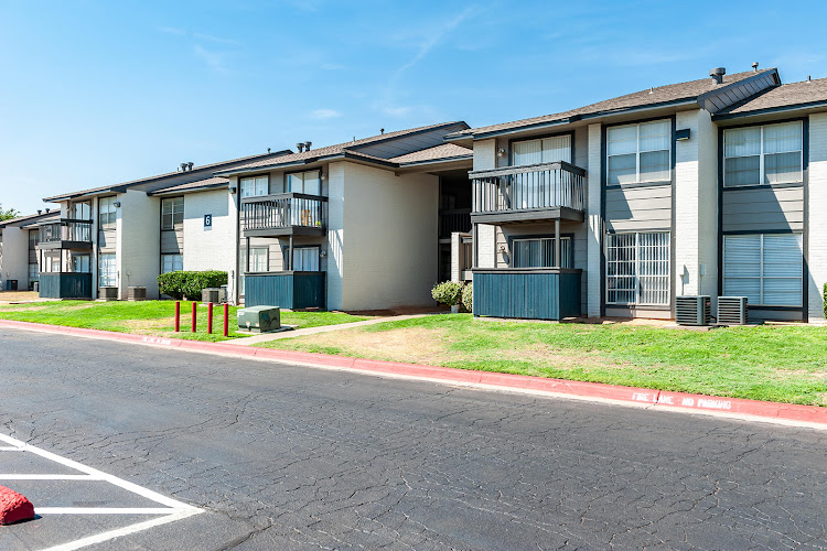ReNew Hyde Park Apartment Homes in Midland TX